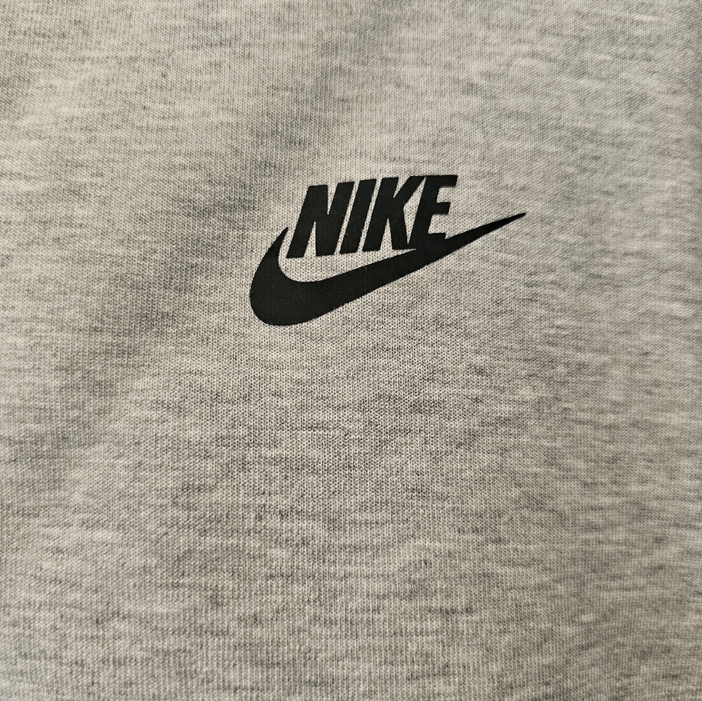 Nike Cropped Long Sleeve Top Gray Size Small Athleisure - Picture 3 of 6